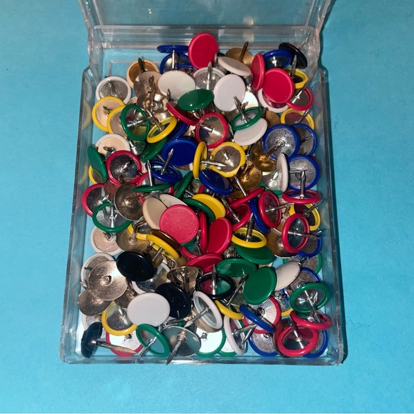 Assorted Flat Push Pins Pack - Picture 6 of 6